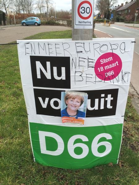 D66 poster beklad met de tekst "En meer Europa nee bedankt"
