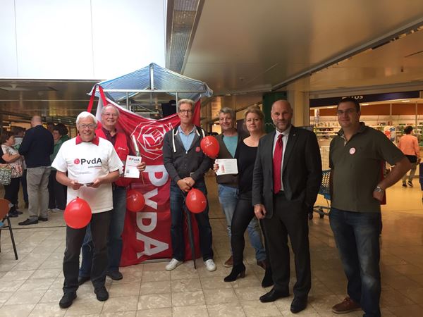 Pvda op dag van de democratie in Leiderdorp